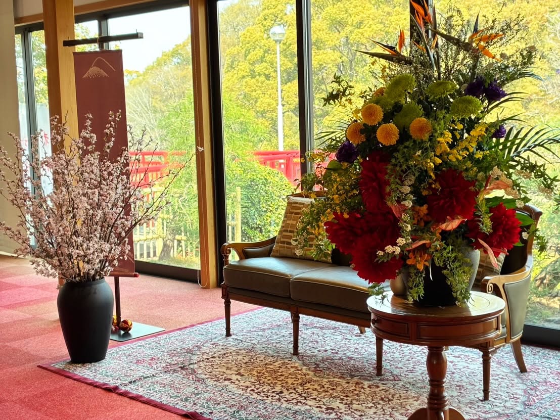 会場ロビーの装花